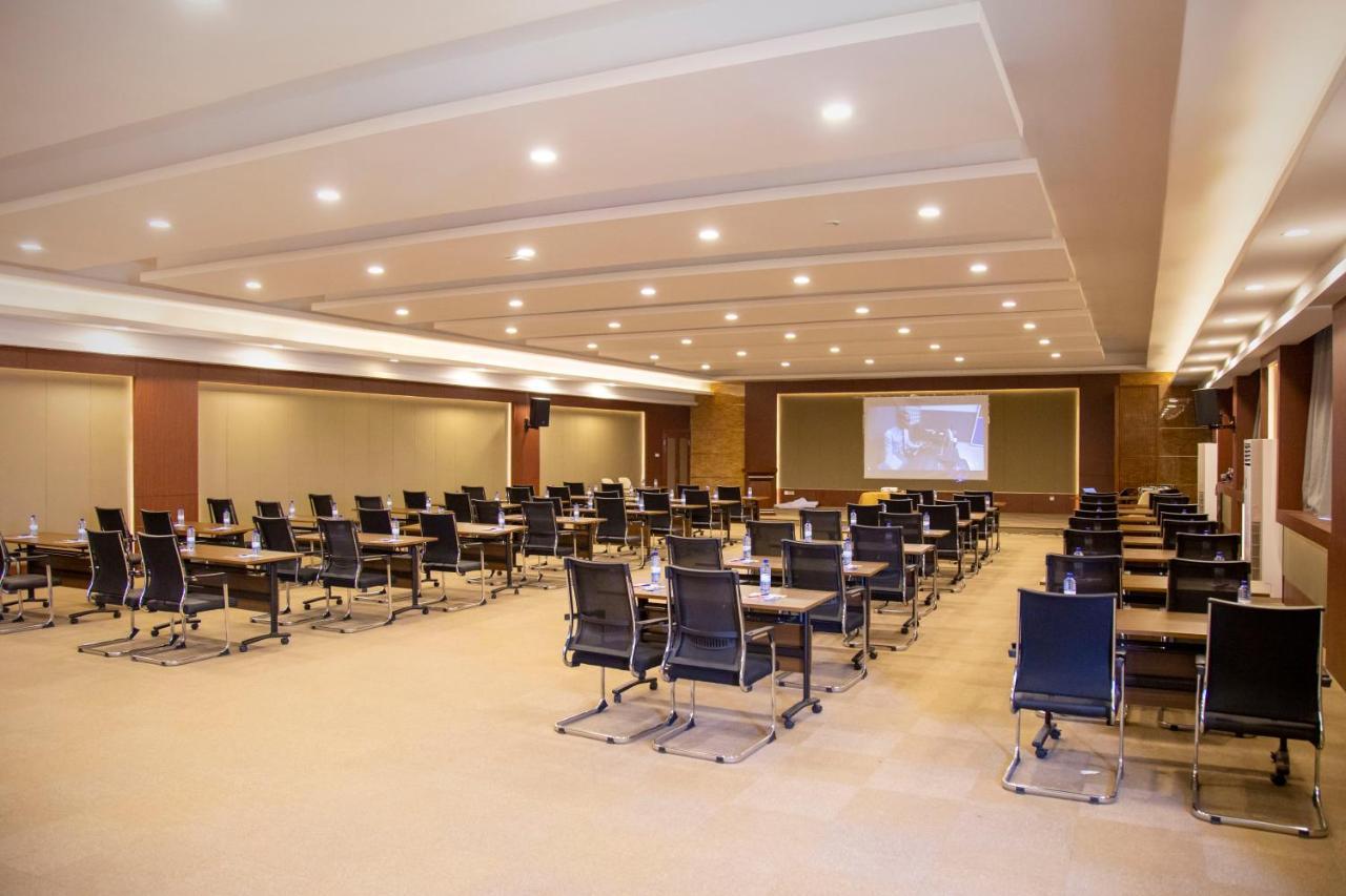 M Hotel Kigali Bagian luar foto