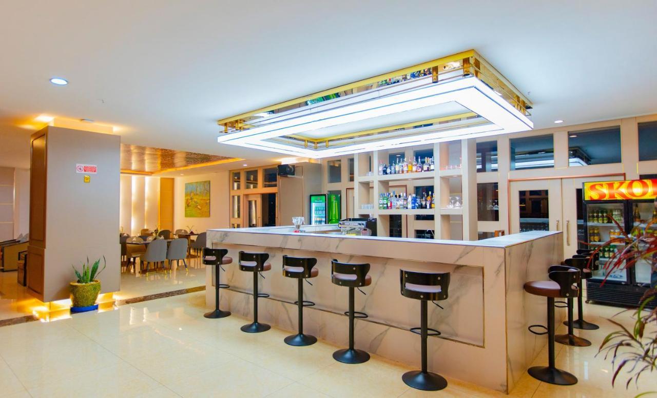 M Hotel Kigali Bagian luar foto