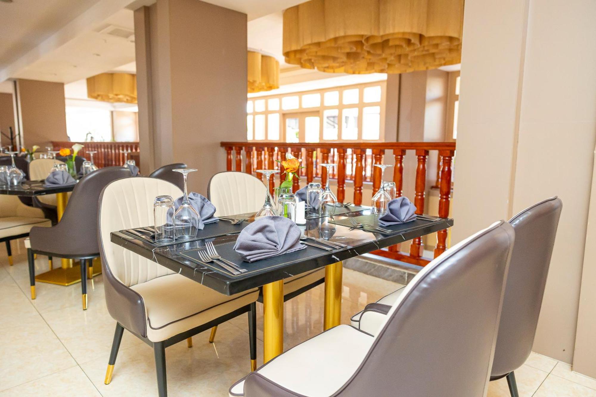 M Hotel Kigali Bagian luar foto
