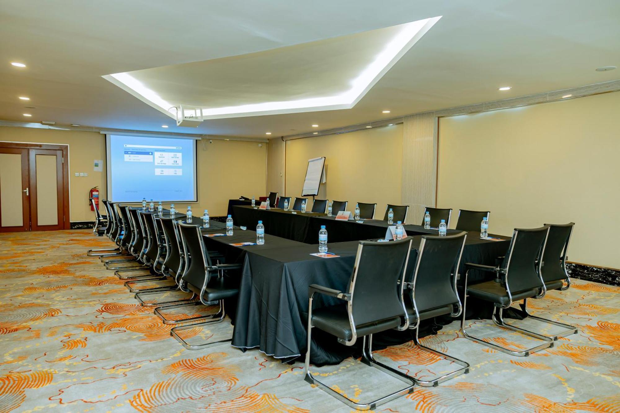 M Hotel Kigali Bagian luar foto