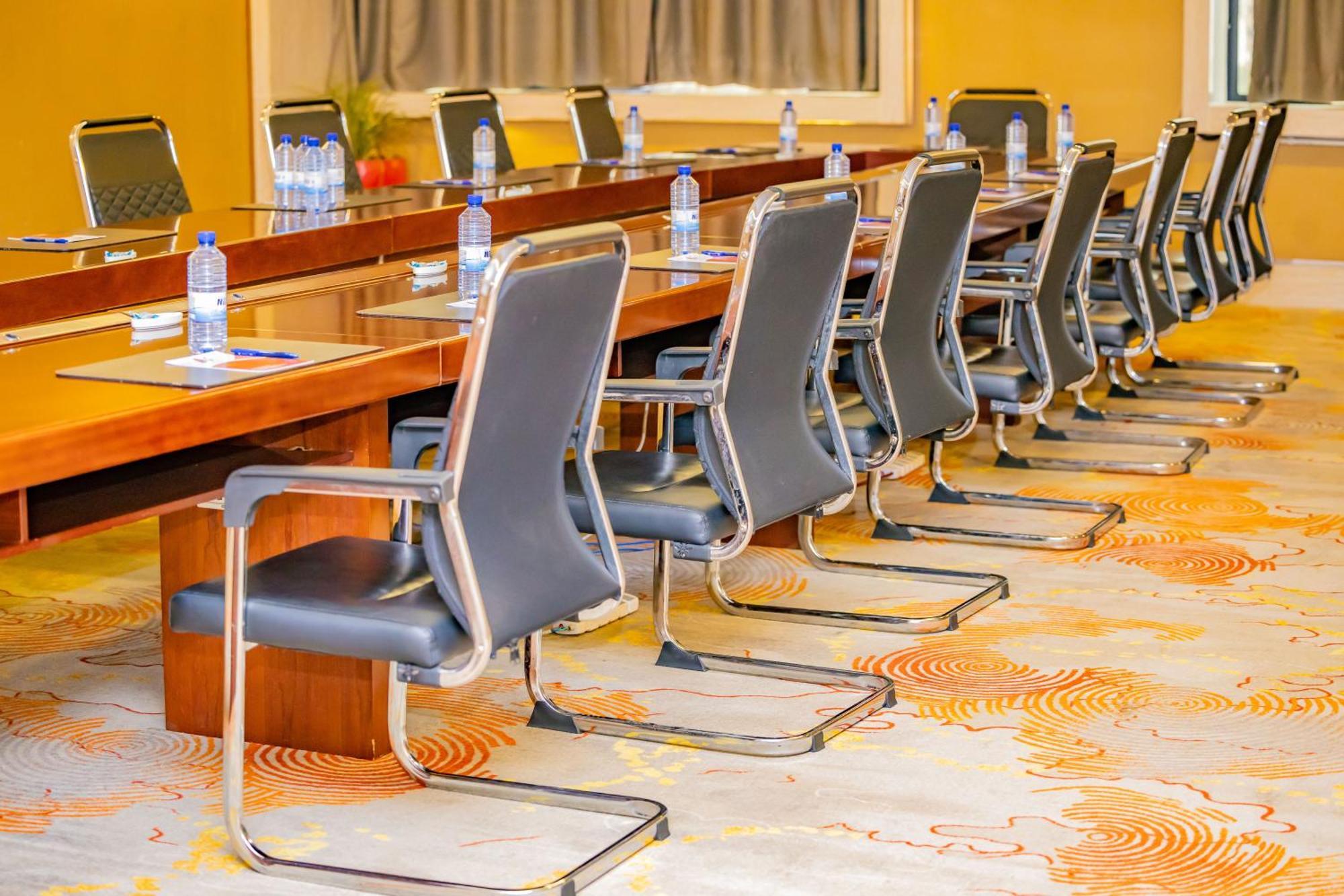 M Hotel Kigali Bagian luar foto